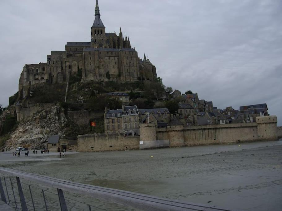 La Petite Maison Proche Du Mont Saint Michel Pontorson Extérieur photo